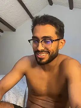 TU-MORENOO live sex cam