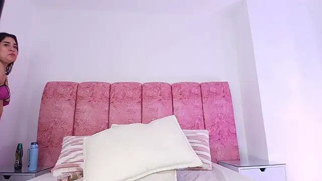 emmacurvy live sex cam