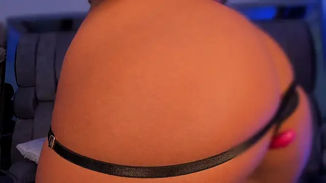 ChaynnaCooper live sex cam