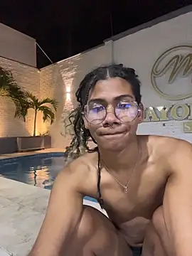 Maxim-Walker live sex cam