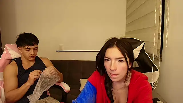 DesireLuxe live sex cam