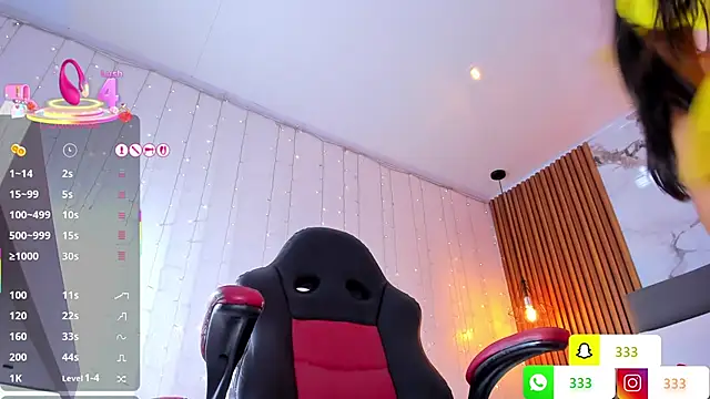 LIA_ROUX1 live sex cam