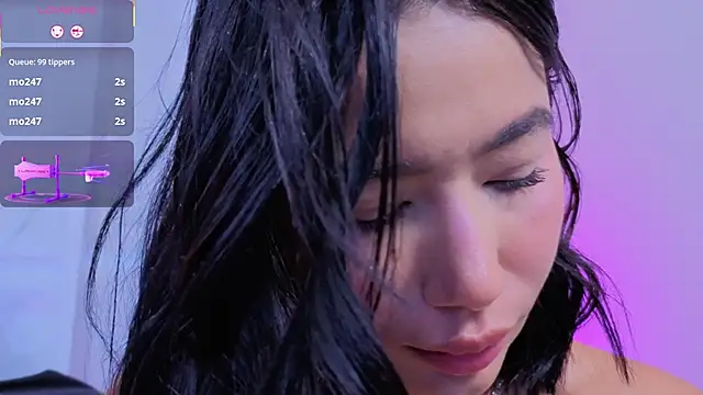 Chlooee__ live sex cam