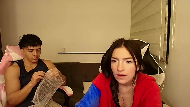 DesireLuxe live sex cam