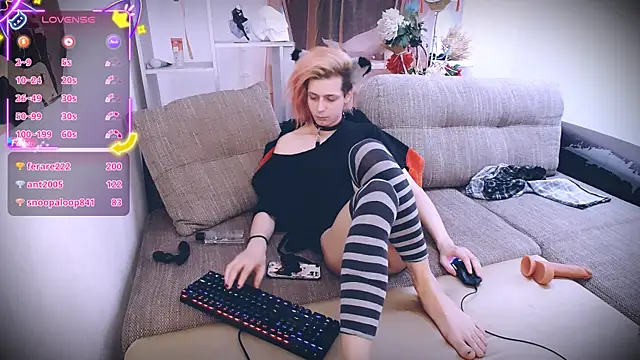 Littlepinkcat live sex cam