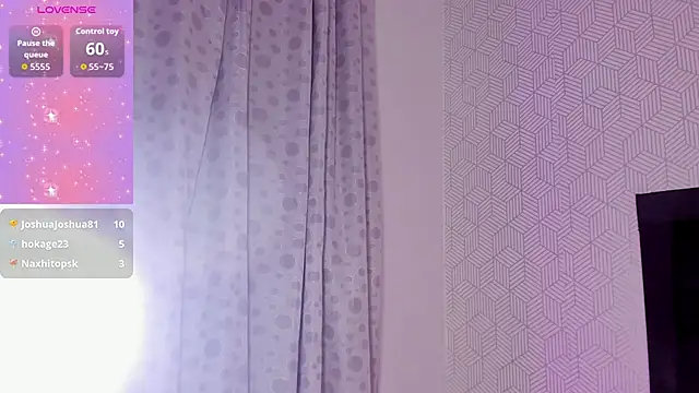 Selena_fox7 live sex cam