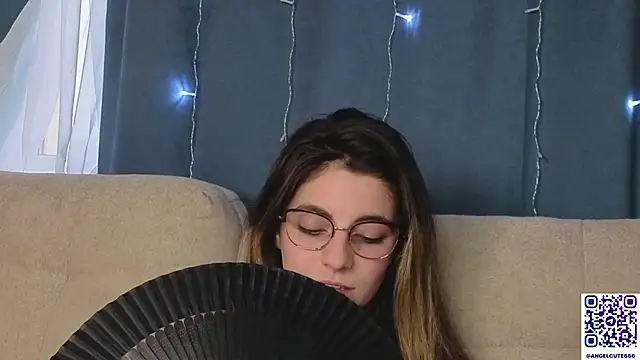 CasandraMickell live sex cam