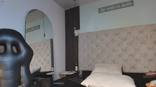 Liia_Leens live sex cam