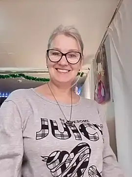 irinamaux live sex cam