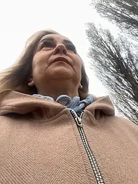 Irina2909@xh live sex cam