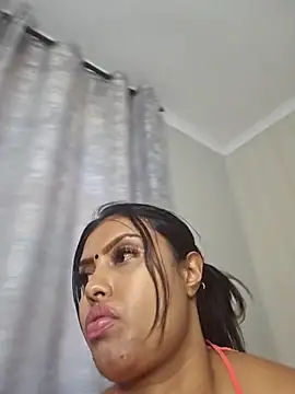 Indian_GlowingMiax live sex cam