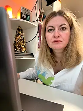 Amelia-Diamond live sex cam