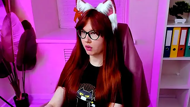 CarolGiggly live sex cam