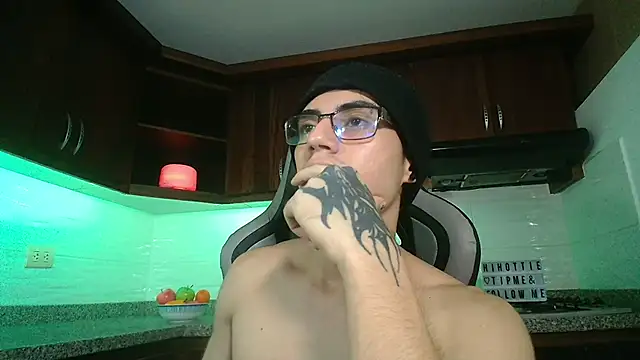 eren_jeager live sex cam