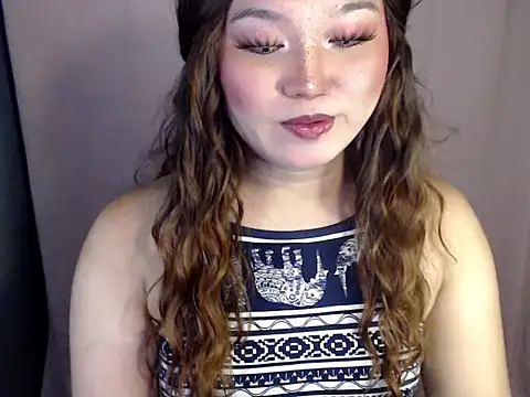 Eyes-on-me live sex cam