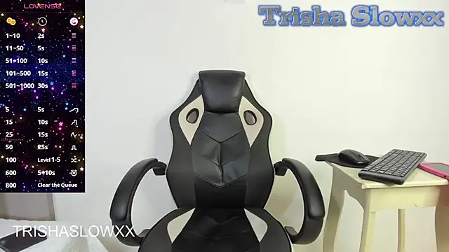 TRISHASLOWXX live sex cam
