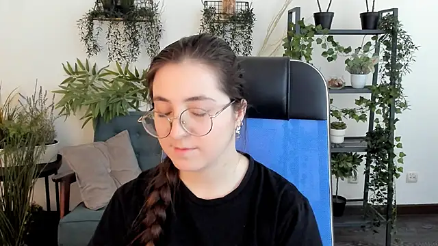 VirtuallVoyant live sex cam