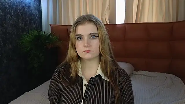 NightSaffron live sex cam