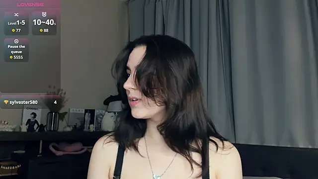 DracosMoon live sex cam