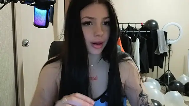 LisaAndDenis live sex cam