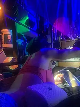 gurlnips live sex cam