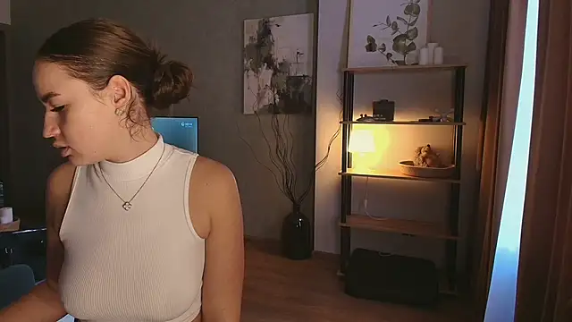 MayaGlow live sex cam