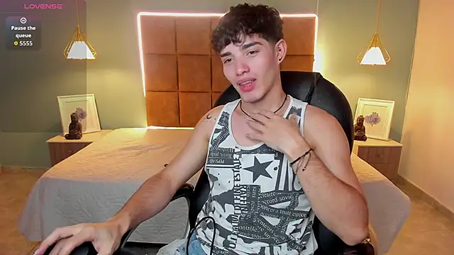 AlejooTwink live sex cam