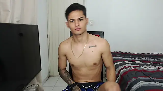 Alex_mojica live sex cam