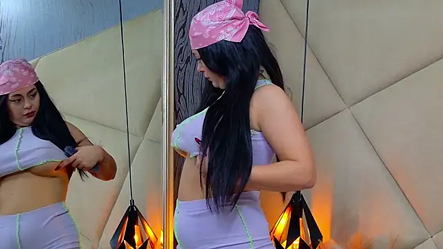 ChloeFrost live sex cam