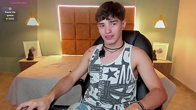 AlejooTwink live sex cam