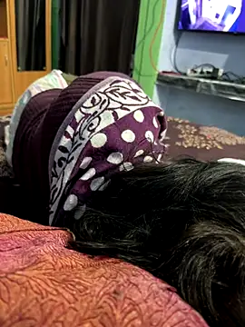 lonlygirlpriya7 live sex cam