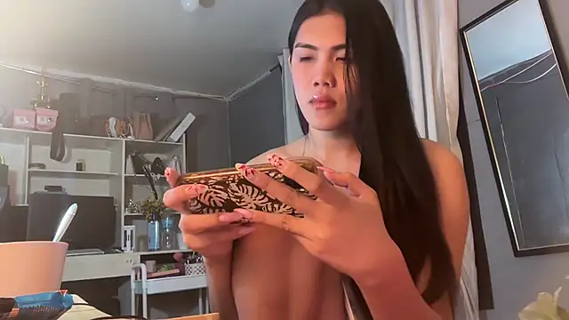 Delicate_Savannah live sex cam