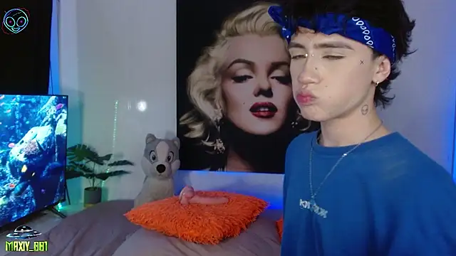 maxiy_001 live sex cam