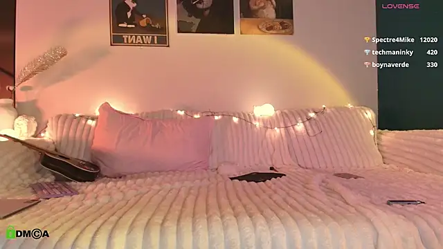 Kylie_Desire live sex cam