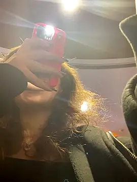 QuitieLia live sex cam