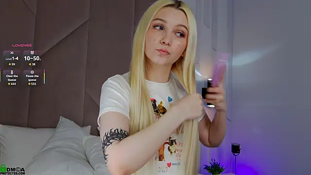 SaraHearts live sex cam