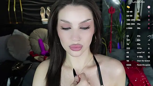 MistressDarsy live sex cam