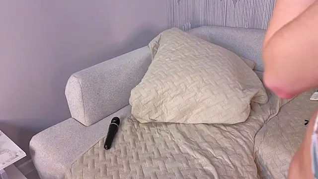 KeeleyBuoy live sex cam