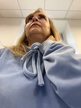 Irina2909@xh live sex cam