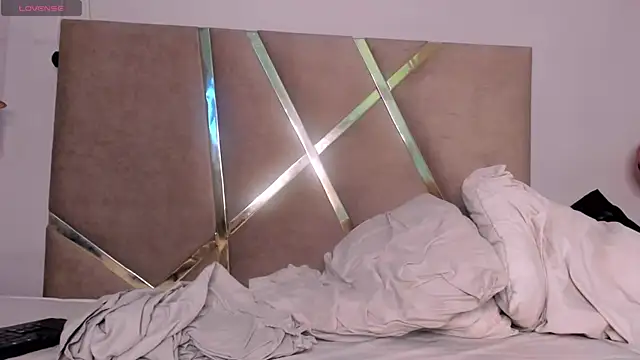 PiperrCry live sex cam