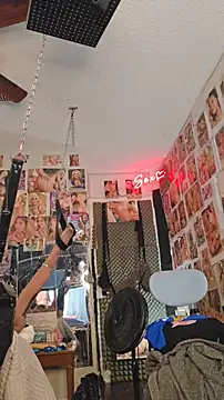 luvs2cumm69 live sex cam