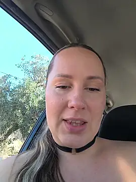 Mona_Plus live sex cam