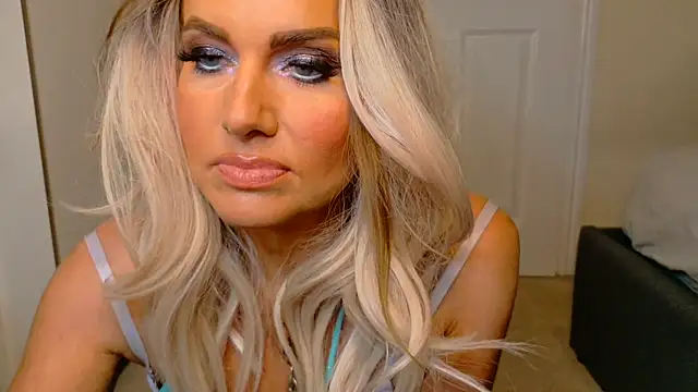 Tinkerbell822 live sex cam