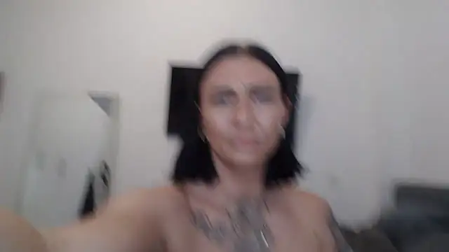 IntiMia live sex cam