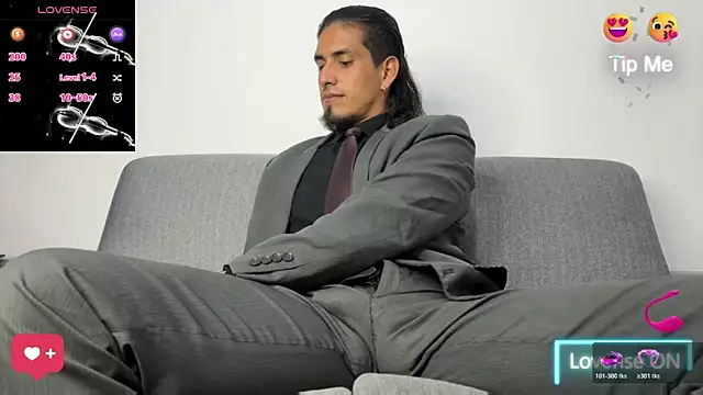 Tom_blunt96 live sex cam