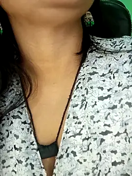 Rashmi_011 live sex cam