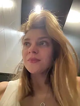 ValenciaShock live sex cam