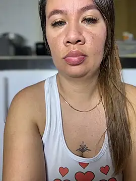 Emiily_lee live sex cam