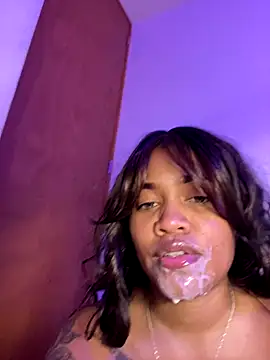 riri_brunnete live sex cam