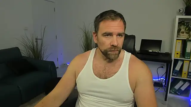 John-E-Dough live sex cam